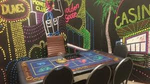 Tampilan meja permainan roulette dalam sesi live casino online dengan dealer nyata